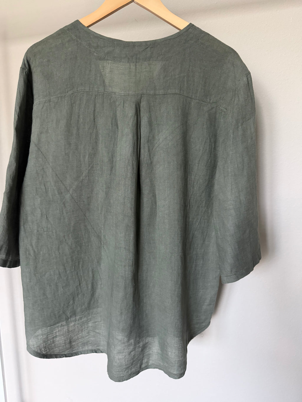 Made in Italy 100% Linen Relaxed One-Button Top